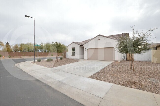 Foto del edificio - 275 W White Sands Dr