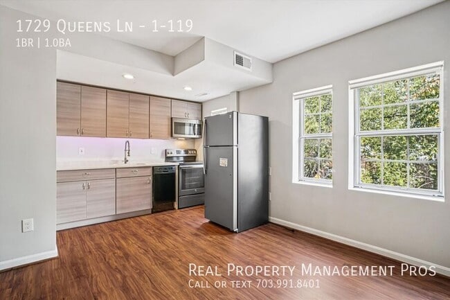 Foto del edificio - 1729 Queens Ln
