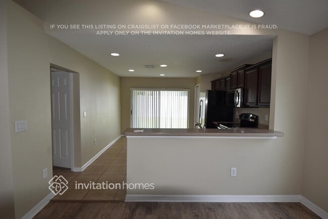 Foto del edificio - 8222 Summer Wood Ln