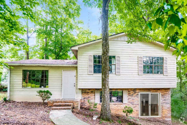 Building Photo - 6860 Markham Dr