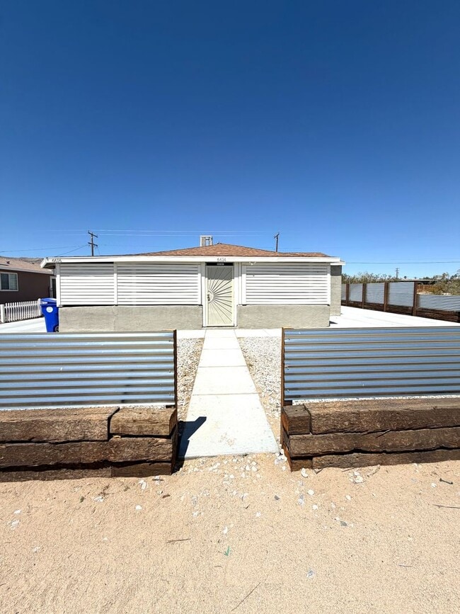Building Photo - 6614 Tamarisk Ave