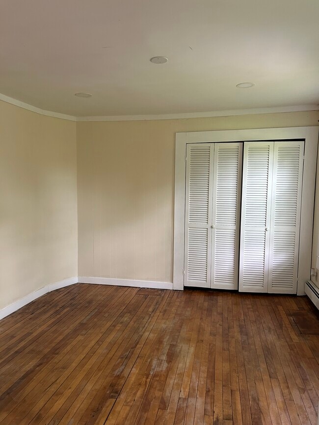 Building Photo - 16 Svenson Ave