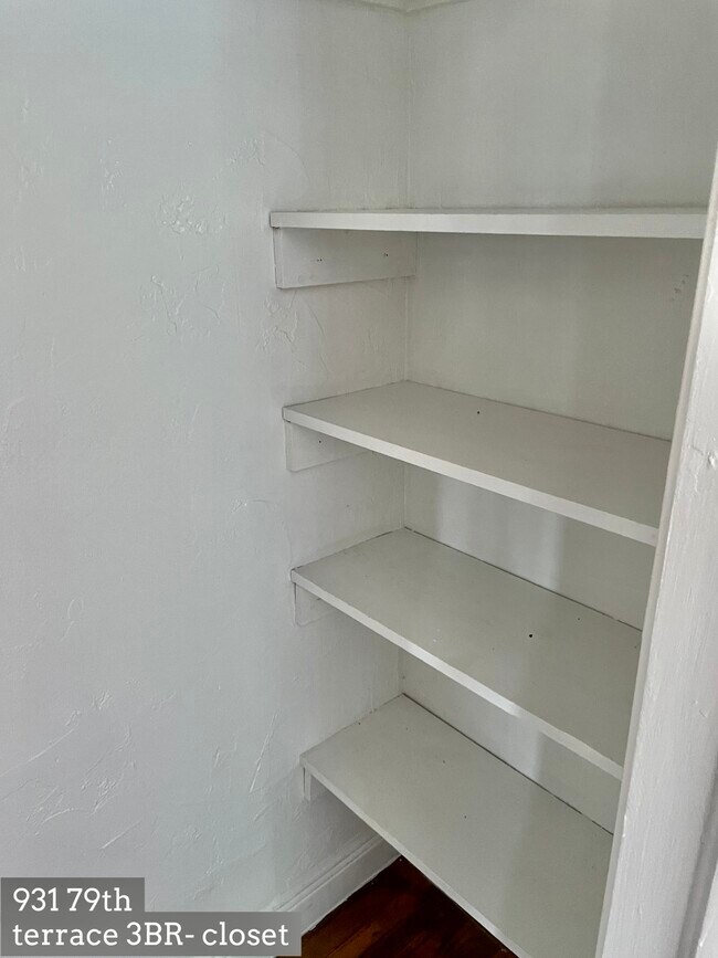 Building Photo - 931 79th Ter