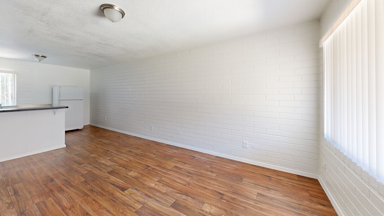 Photo - Montclair Apartments
