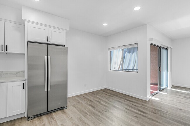 Foto del edificio - 4544 Colbath Ave