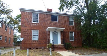 Building Photo - 2569 Myra St