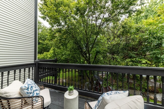 Private balcony - Cooper Creek