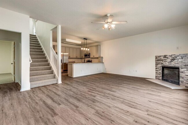 Foto del edificio - 5111 Forest Terrace Dr