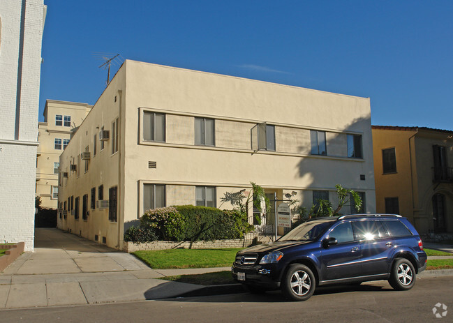 Foto del edificio - 660 S Cloverdale Ave