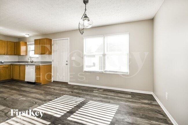 Building Photo - 5269 Paul Revere Rd