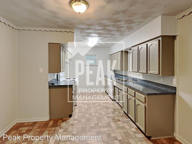 Building Photo - 4 br, 2 bath House - 707 Willowood Ln