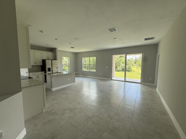 Building Photo - 2857 Shady Ave