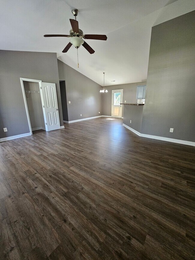 Foto del edificio - 3 Bed, 2 Bath Home In Woodbury Farm!