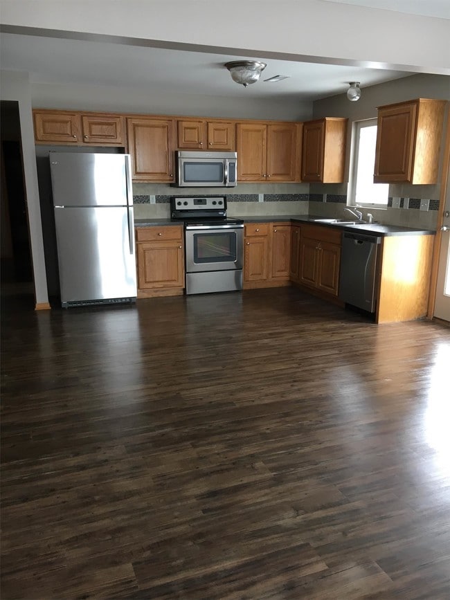 Building Photo - 2413 Walden Ln