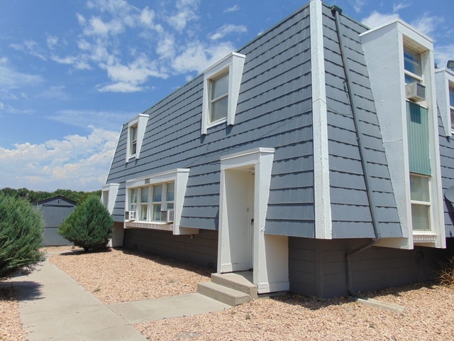 Primary Photo - Fountain Plaza Townhouses