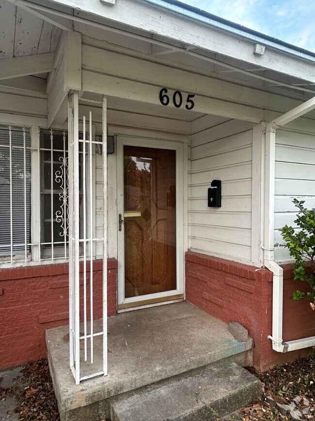 Building Photo - 605 Dearborn St