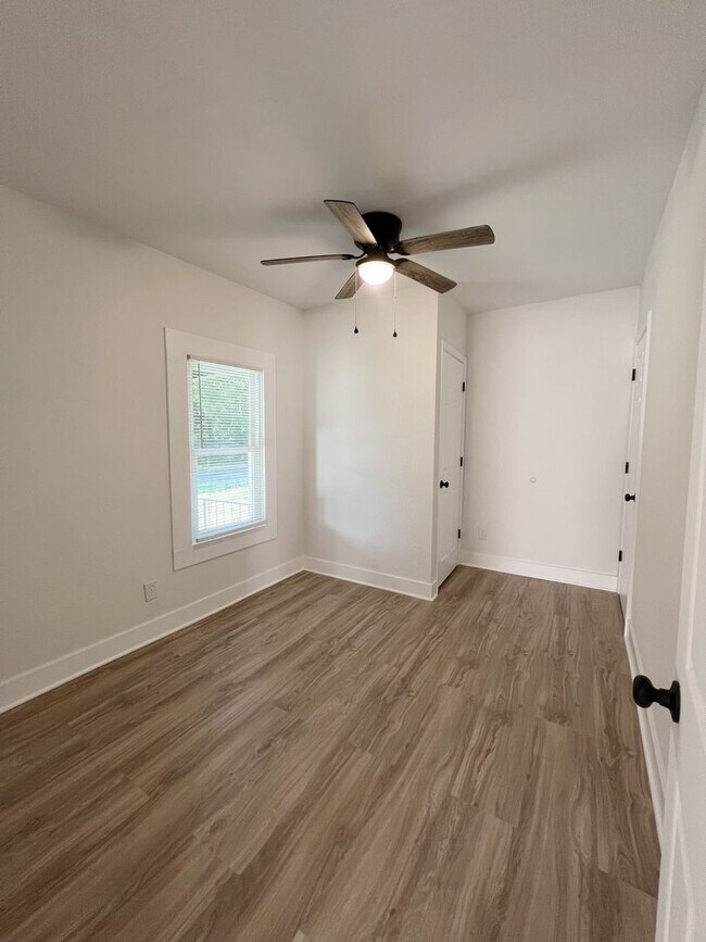 Foto del edificio - COMING SOON: Cozy 4-Bedroom Home in Kansas City ~ $500 MOVE-IN SPECIAL!