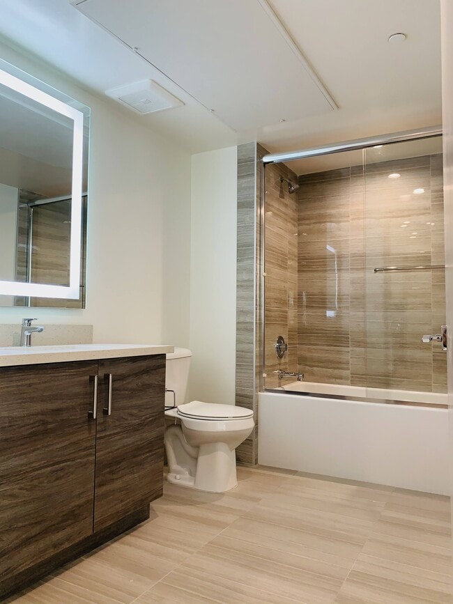 Interior Photo - Lido Apartments - 4847 Oakwood