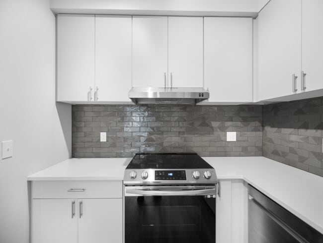 Building Photo - Sixty20 on 4th