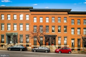 Building Photo - 18 E Madison St