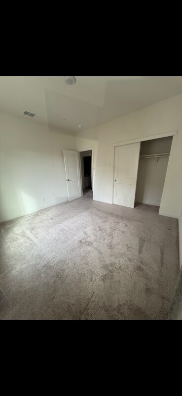 Foto del edificio - 1065 Swarthmore Ct