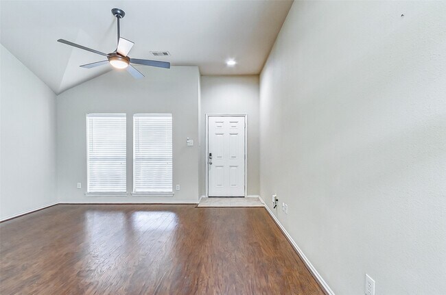Building Photo - 12838 Pecan Shores Dr