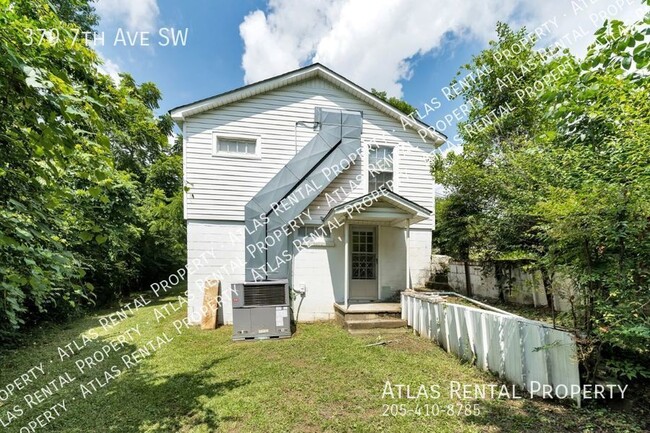 Building Photo - 379 7th Ave SW