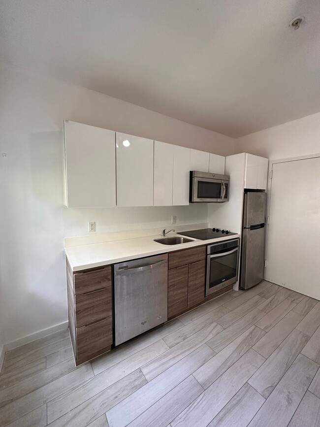 Foto del edificio - BRAND NEW 1BD APT IN THE HEART OF ART DECO