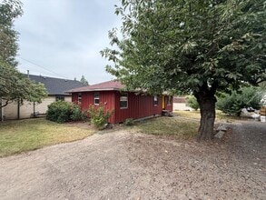 Building Photo - 31545 NW Hillcrest St