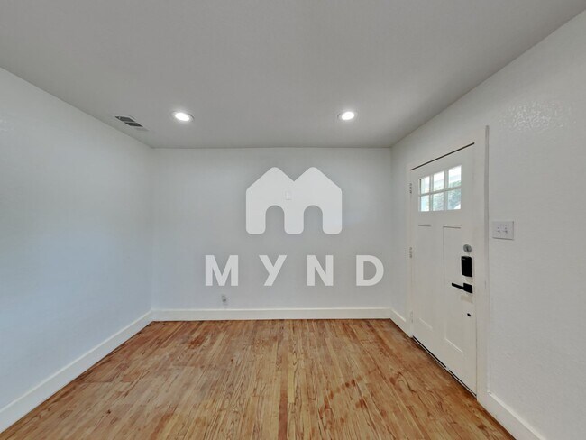 Building Photo - 2302 S Polk St
