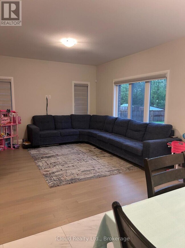 Photo du bâtiment - 9306 White Oak Ave