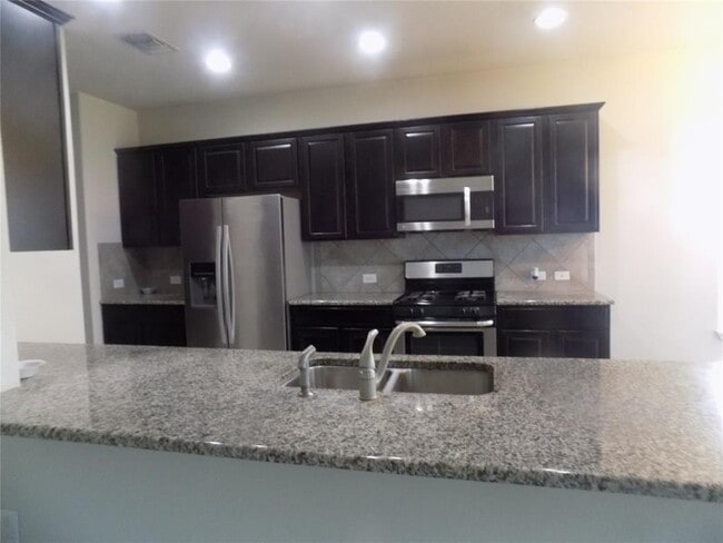 Foto del edificio - 65 Churchill Farms Dr
