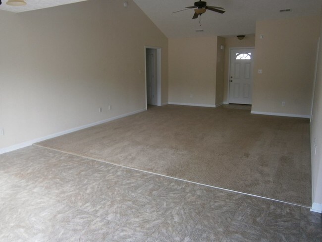 Foto del edificio - 309 Hughes Ln