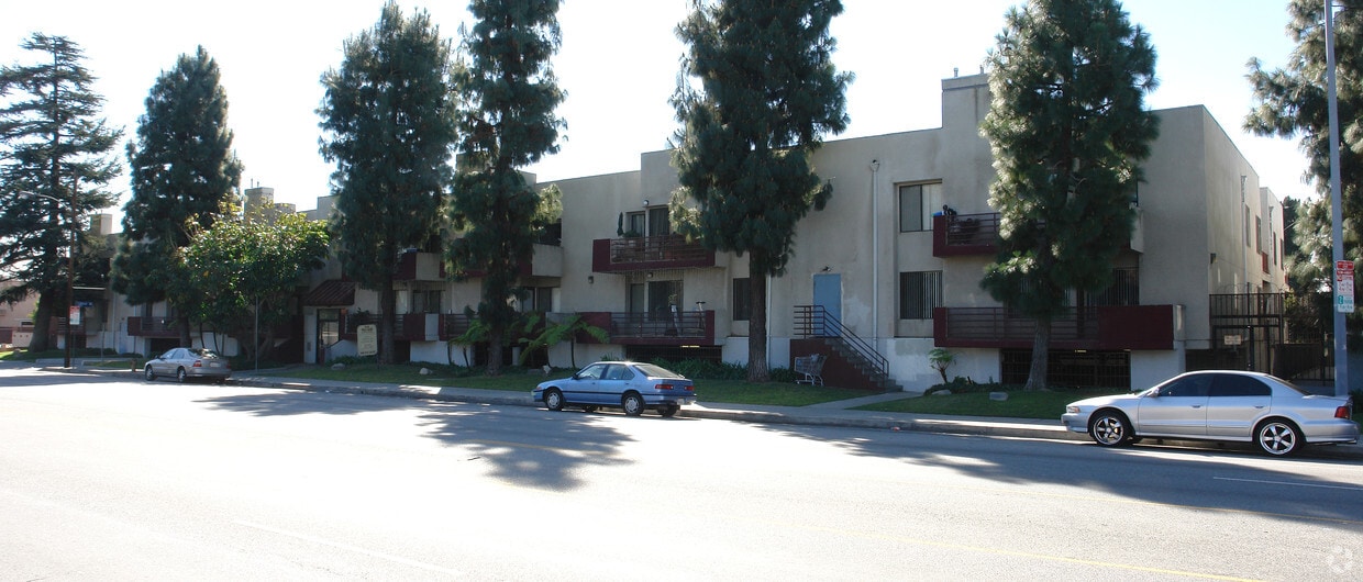 Primary Photo - The Metro Apartments