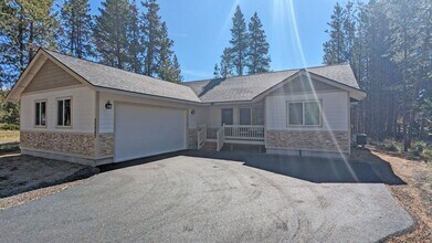 Building Photo - 55962 Wood Duck Dr