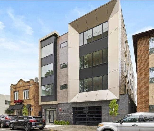 Building Photo - 148-150 70th St