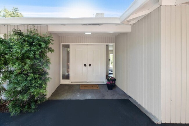 Building Photo - 30 Warmwood Way