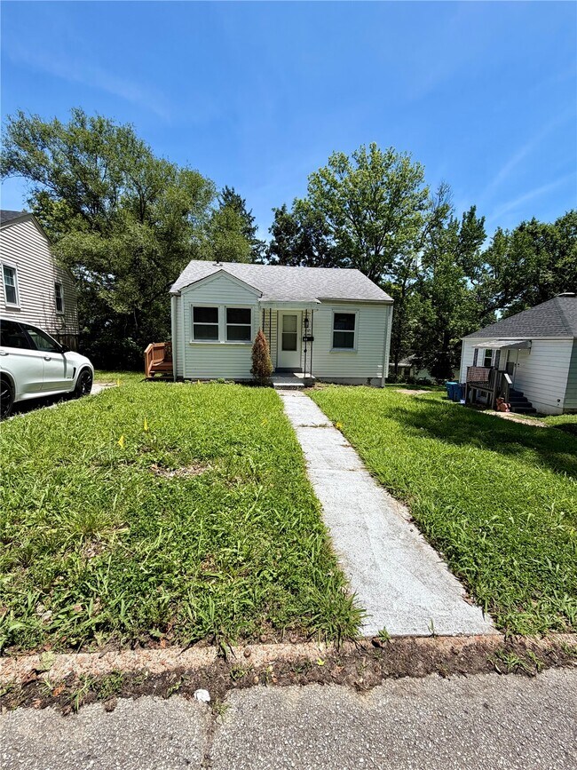 Building Photo - 7121 Lamont Dr