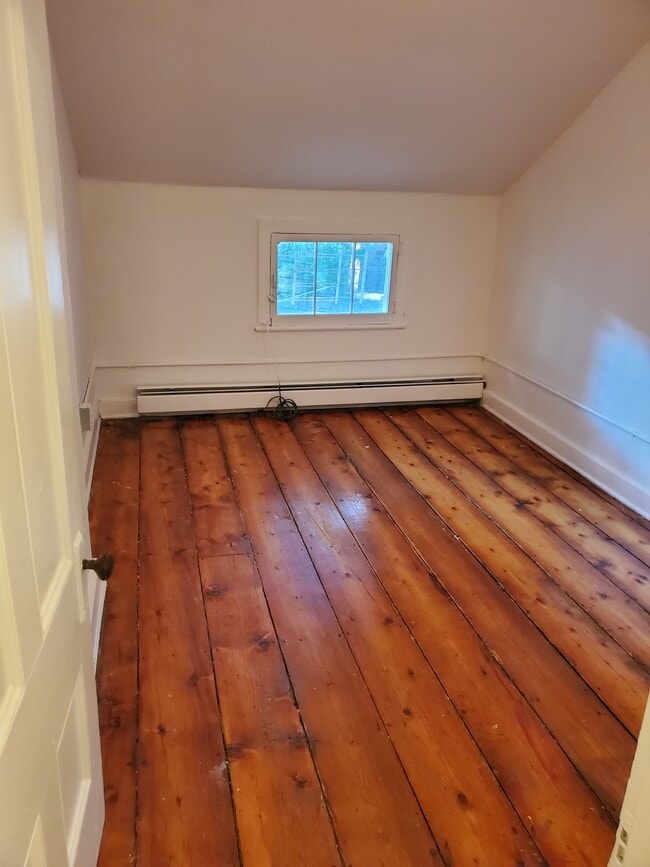 Building Photo - 156 Lander St