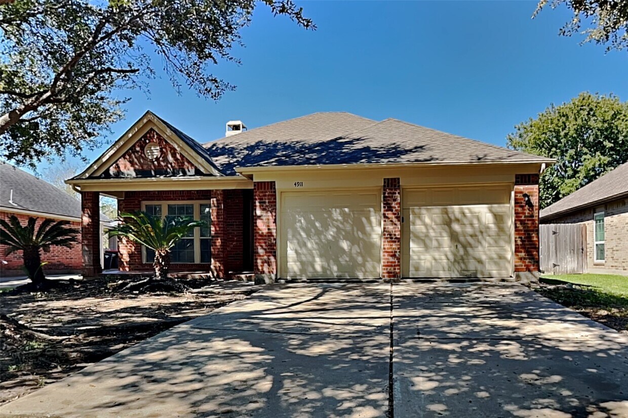 Foto principal - 4911 Lake Daniel Ct