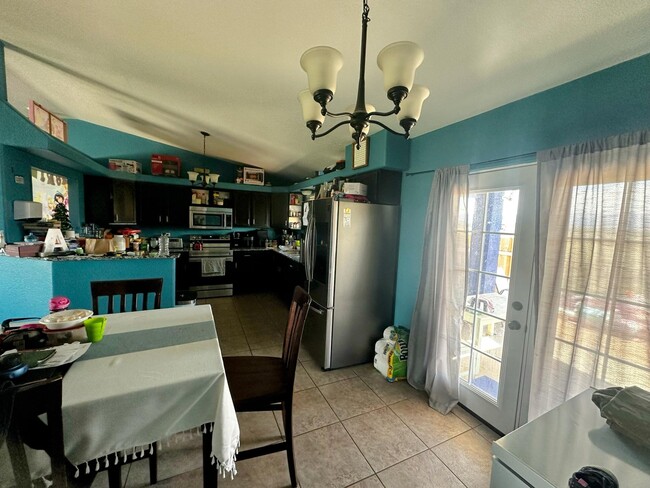 Building Photo - 6916 Ocatillo View