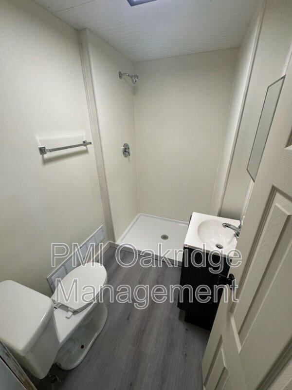 Foto del edificio - 321 E South St