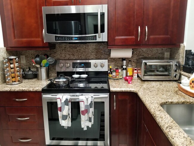 Foto del edificio - 984 SW 113th Terrace