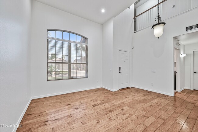 Foto del edificio - 3222 E Wickieup Ln