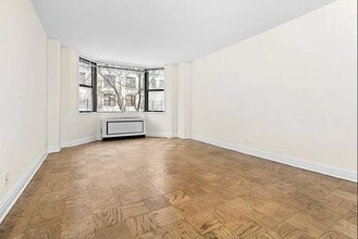 Building Photo - 243 Riverside Dr