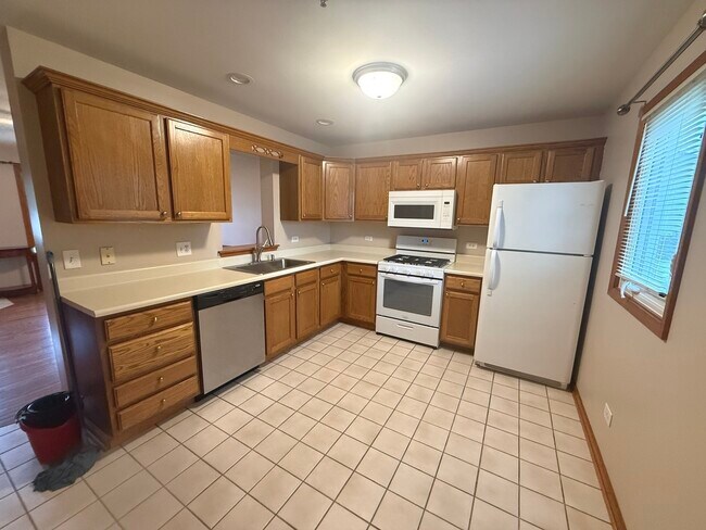 Building Photo - 107 Colonial Pkwy