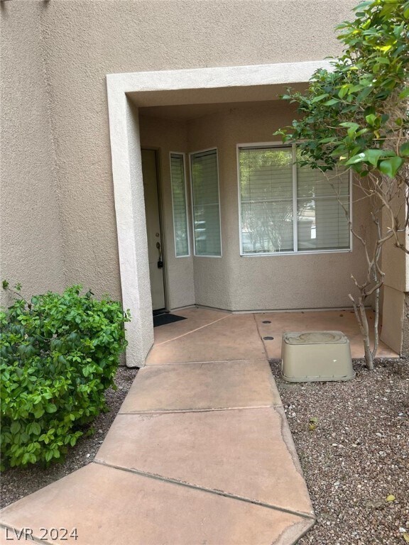 Foto del edificio - 700 Peachy Canyon Cir