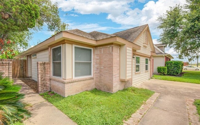 Building Photo - 5006 Westfield Village Dr