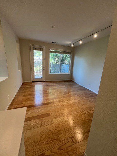 Building Photo - 150 Positano Cir