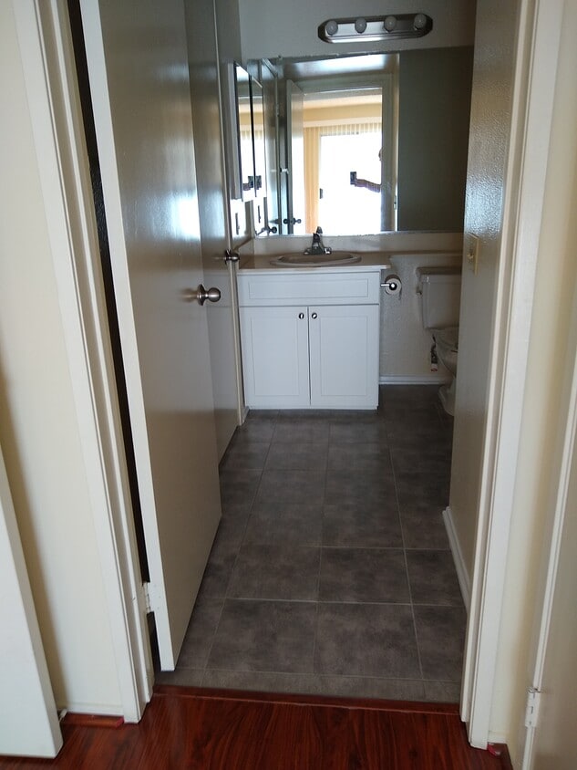 Bathroom - 1701 Talmadge St